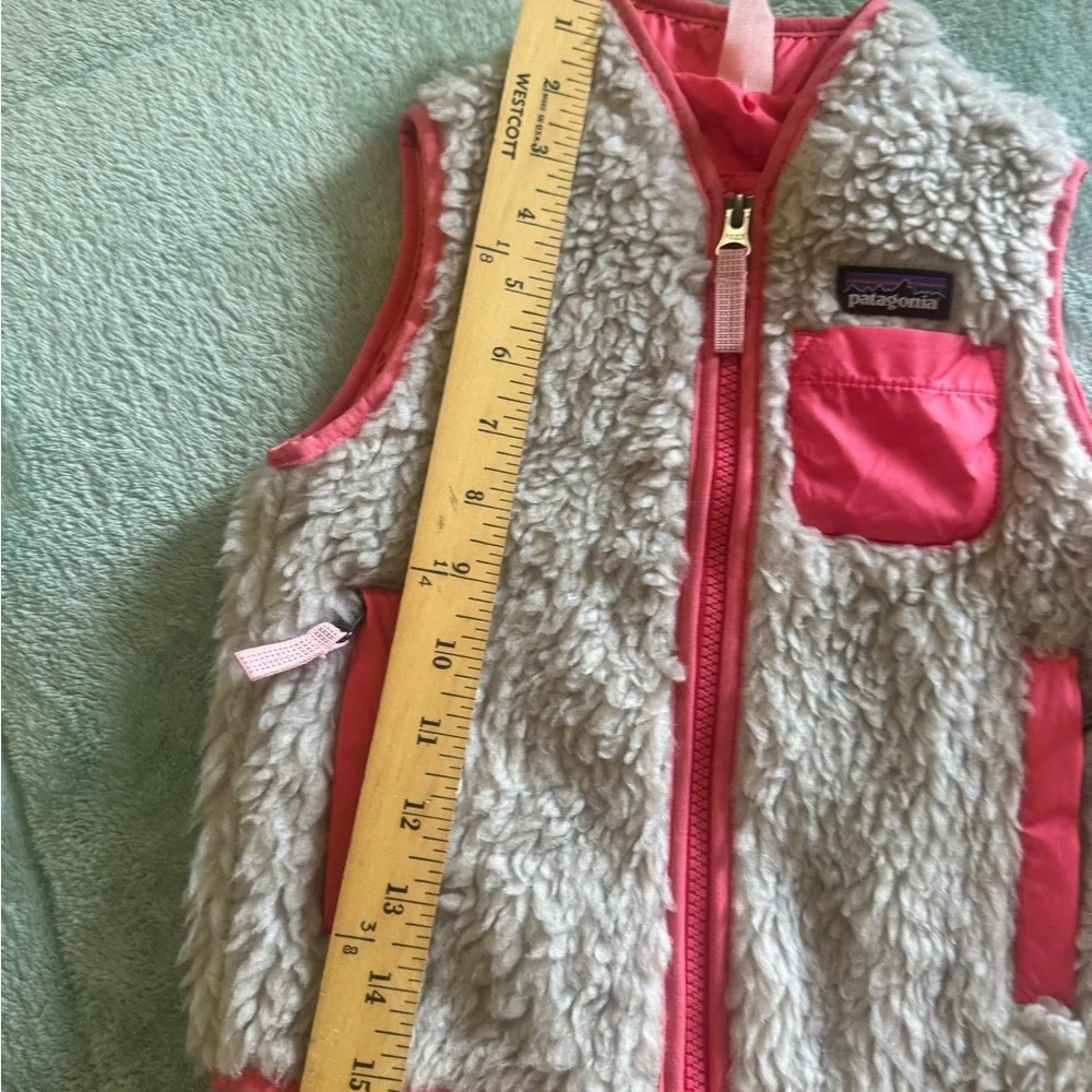 Patagonia Cream and Pink Fleece Vest - Picture 10 of 11